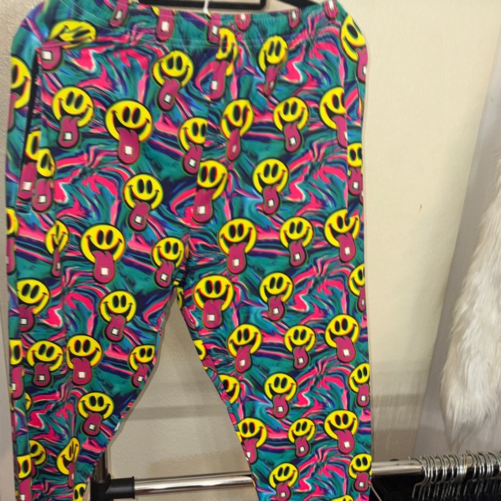 #77 Vibrant Emoji Patterned Pants medium
